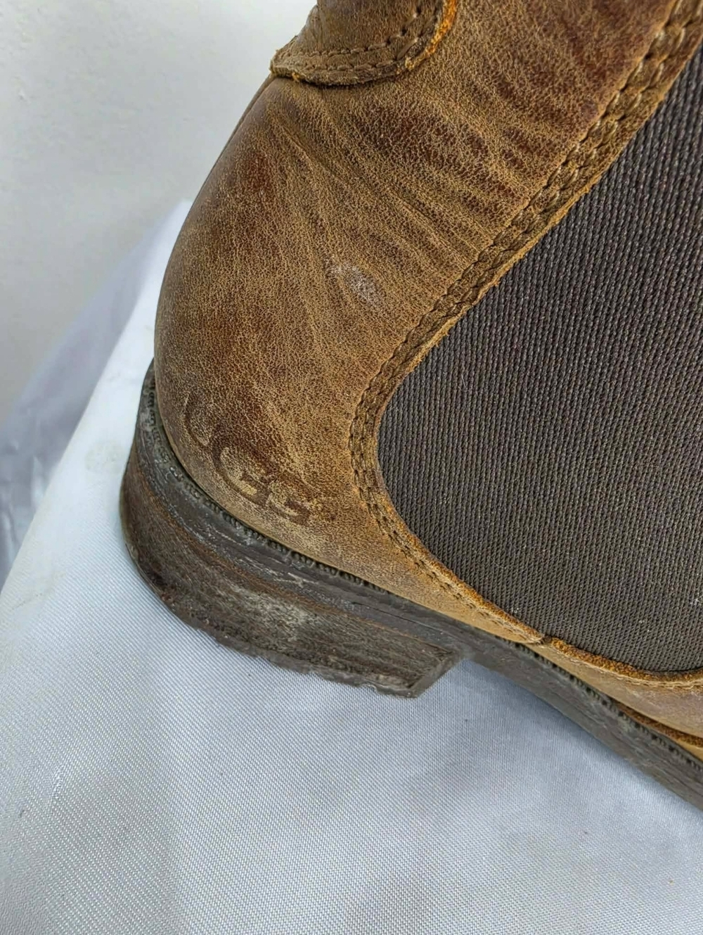 UGG Tan Leather Ankle Chelsea Boots Sz 7US - Picture 3 of 15